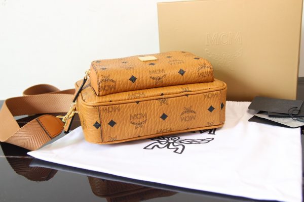 Mcm Klassik Camera Bag - Image 4