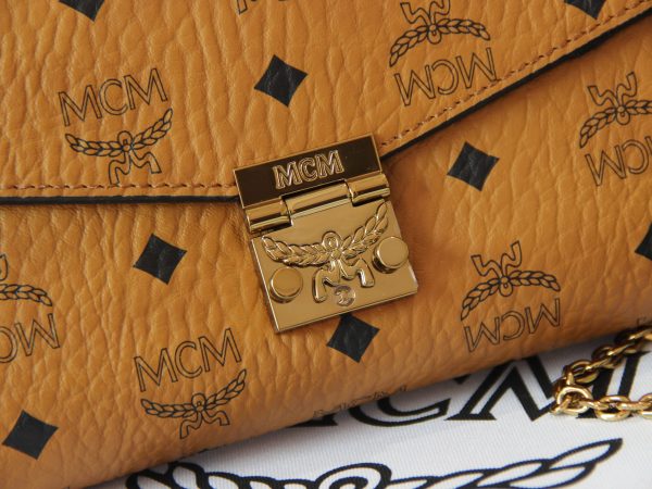 Mcm Medium Envelope Chain Flap Crossbody Bag - Image 7