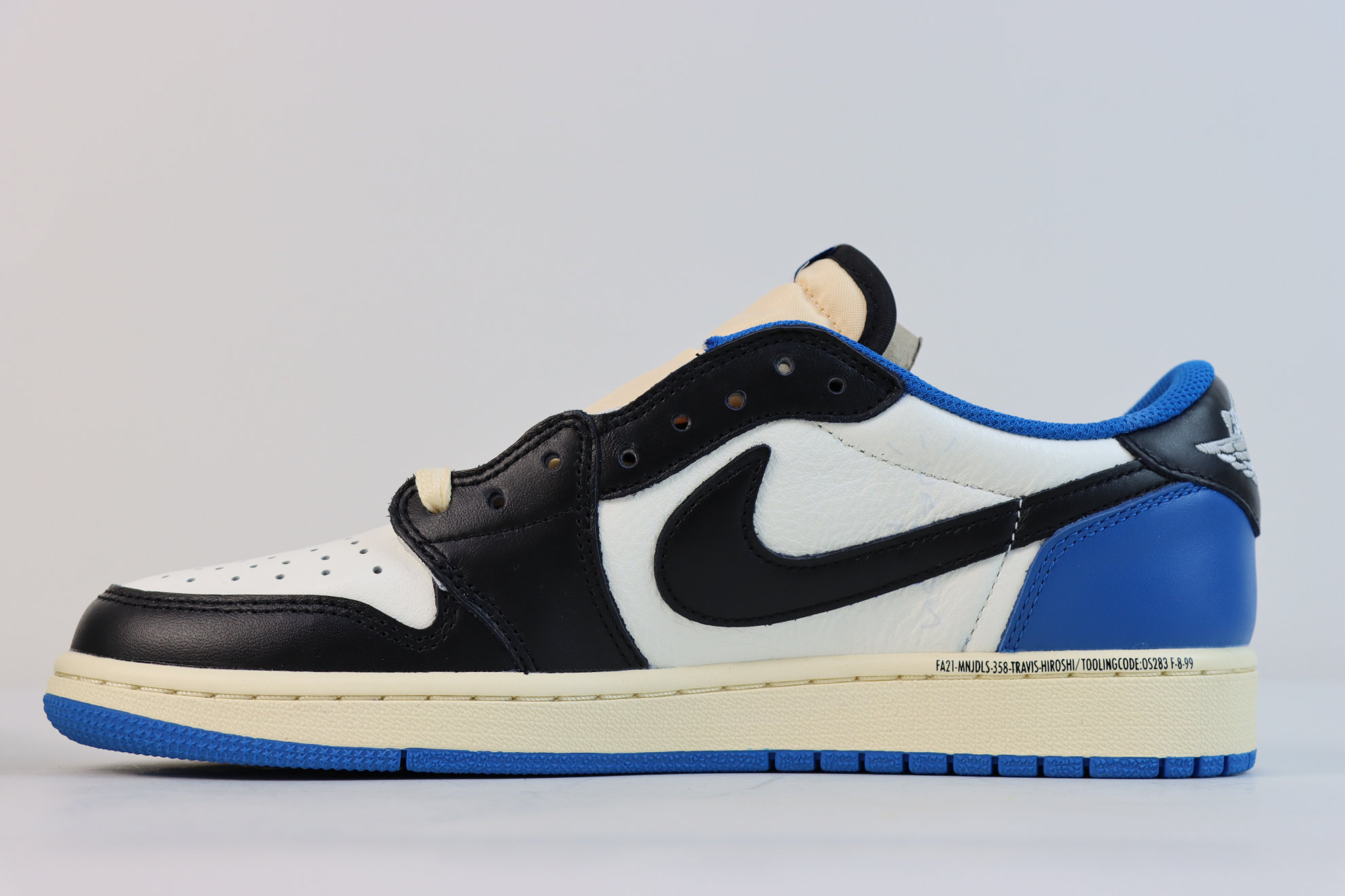 Aj1 travis on sale scott replica