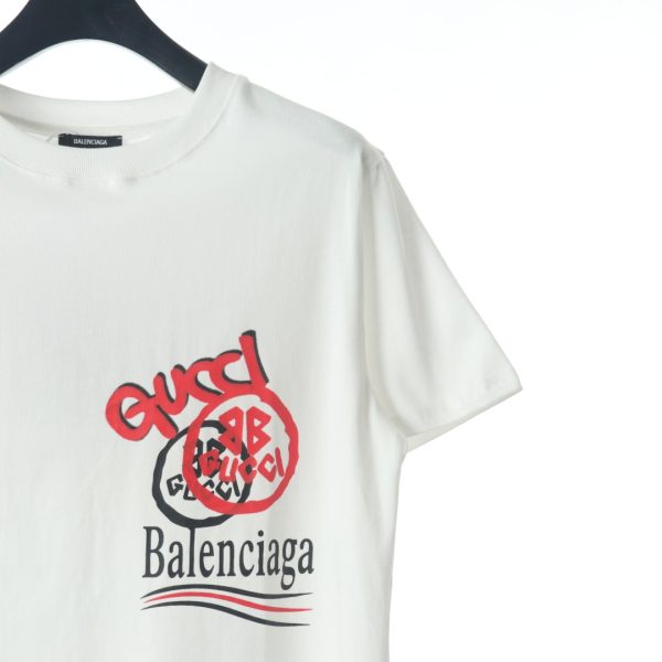 Gucci x Balenciaga joint red and white letter graffiti cola print short-sleeved T-shirt - Image 4