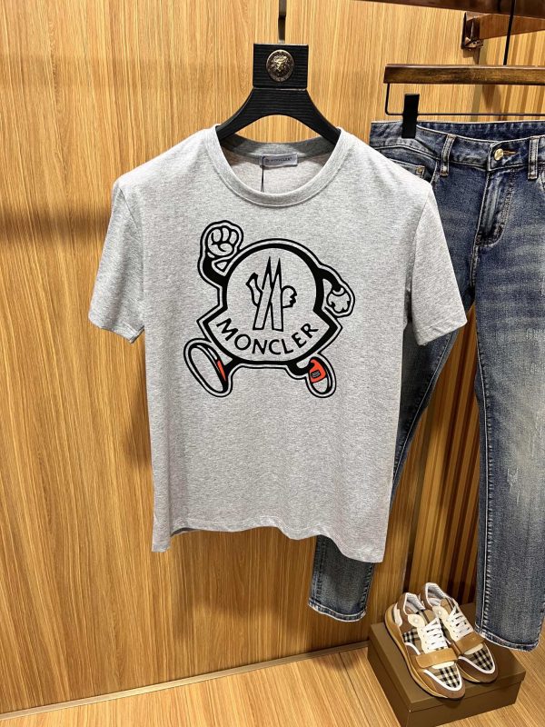 Moncler Mengkou 2022 spring and summer new original single men's round neck short-sleeved T-shirt is sold at the counter simultaneously, high-end customization, simple fashion and versatile - Image 2