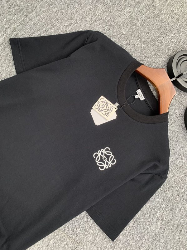 LOEWE's latest short-sleeved T-shirts for 2023ss spring and summer are on sale! ! 2023 New T-shirts - Image 5