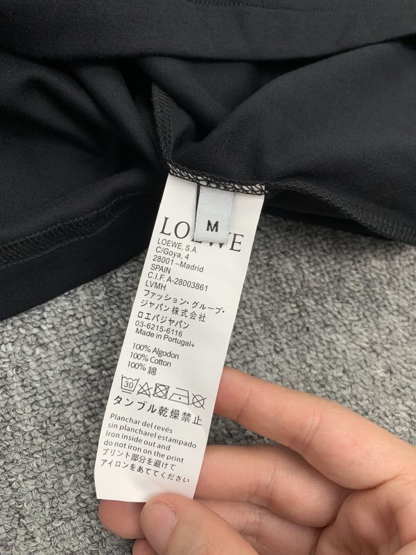 LOEWE's latest short-sleeved T-shirts for 2023ss spring and summer are on sale! ! 2023 New T-shirts - Image 9