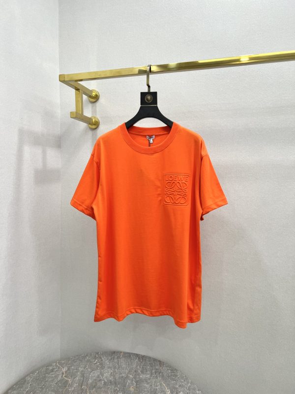 Loewe- 2023ss spring and summer new three-dimensional embossed letter printing round neck short-sleeved T-shirt, easy to wear without losing fashion, simple and casual