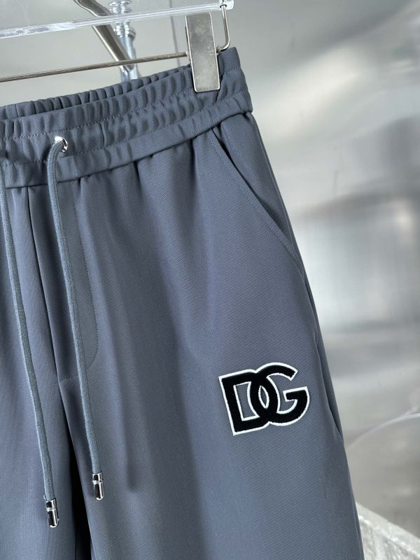 DG 2023ss latest high-end quality ▪️The pattern, fabric and hardware are all customized at the counter at 1:1 Pants are made of 100% cotton fabric - Image 3