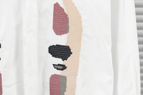 LOEWE 's new best-selling Spirited Away embroidery faceless men's long-sleeved shirt men's and women's tops are made of 100% cotton fabrics to support a good version - Image 10