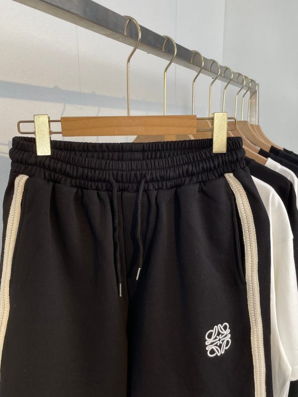 LOEWE# Exclusive custom weaving and dyeing pure cotton material has a superb texture. Front and rear panels are embroidered with a small Loewe logo - Image 5