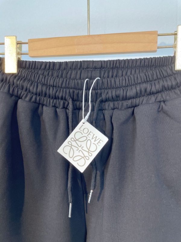 LOEWE# Exclusive custom weaving and dyeing pure cotton material has a superb texture. Front and rear panels are embroidered with a small Loewe logo - Image 6