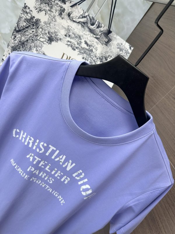 Dior classic high-end hard goods! The new T-shirts in the 23 summer counters are perfect in details, sunny and fashionable, and modern. Using the original 32-count double-yarn pure cotton fabric - Image 5
