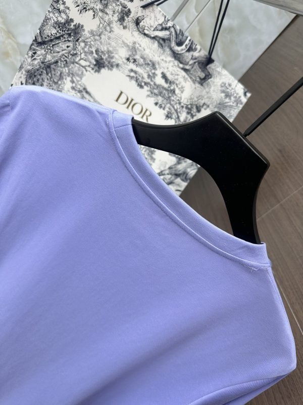 Dior classic high-end hard goods! The new T-shirts in the 23 summer counters are perfect in details, sunny and fashionable, and modern. Using the original 32-count double-yarn pure cotton fabric - Image 10