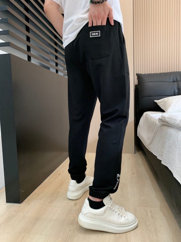 Brand [DIOR] men's casual pants 2023SS spring and summer new style, perfect hemming inside, customized original hardware, heavy embroidery craft pattern Logo - Image 4
