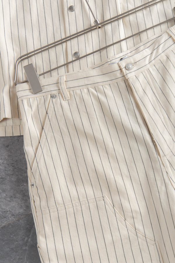 Dior/ stripe embroidery apricot jeans! Special counter 7000k to buy the original pattern opening, fixed weaving, fixed dyeing, stripe cycle pure cotton denim denim fabric, the original gray fabric is washed and desizing treatment, and the hand feel is restored to the fabric surface, and the fluffy feeling is super silky - Image 13