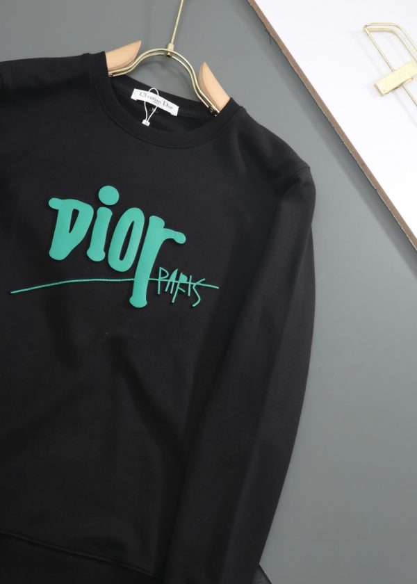 The latest DIOR 2022 autumn and winter products are available at counters at the same time. The original order is hard to find. Casual and fashionable round neck sweater - Image 11
