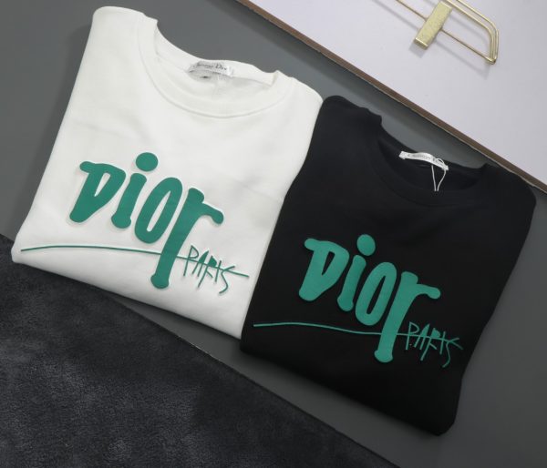 The latest DIOR 2022 autumn and winter products are available at counters at the same time. The original order is hard to find. Casual and fashionable round neck sweater - Image 18