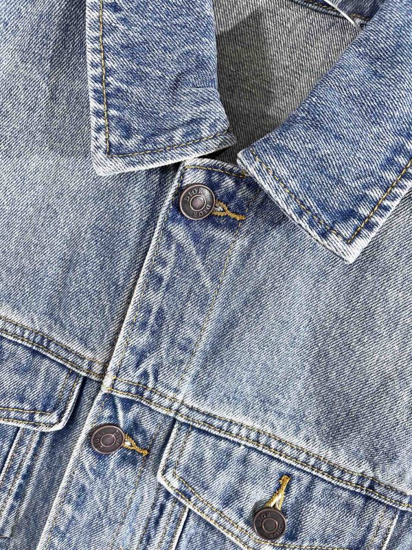 Dior2023SS latest heavy industry denim jacket The upper body reveals the complexion and is suitable for daily use! The high-quality fabrics are integrated with the tailoring design of the body. After the designer's simple embellishment and sublimation design techniques, the iconic trend style captures the hearts of fashionistas. - Image 7