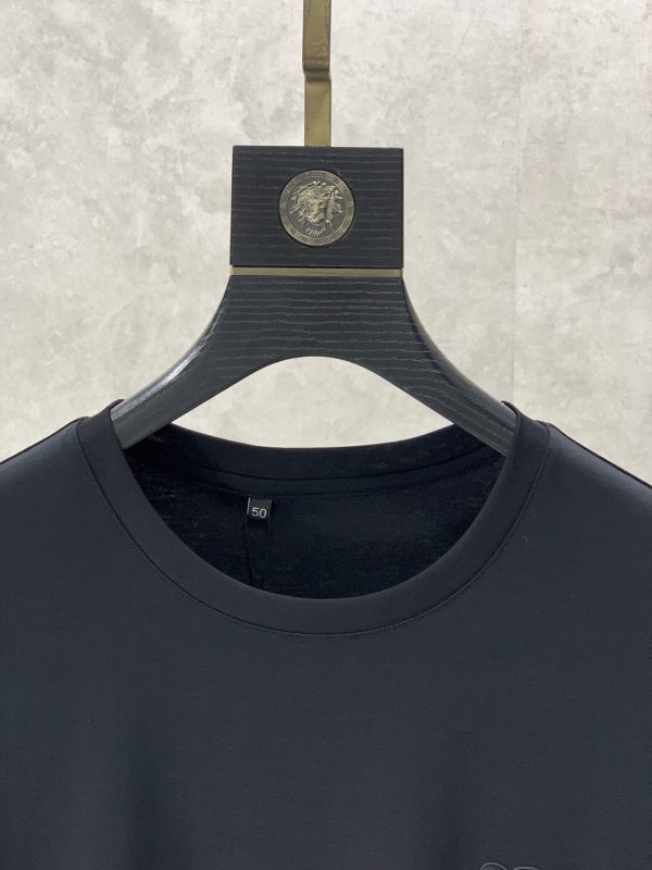 Celine 2023 summer new product ?fashionable round neck and short sleeves ?advanced custom all-match style, counter classic element design, more practical, anyone can easily control it - Image 4