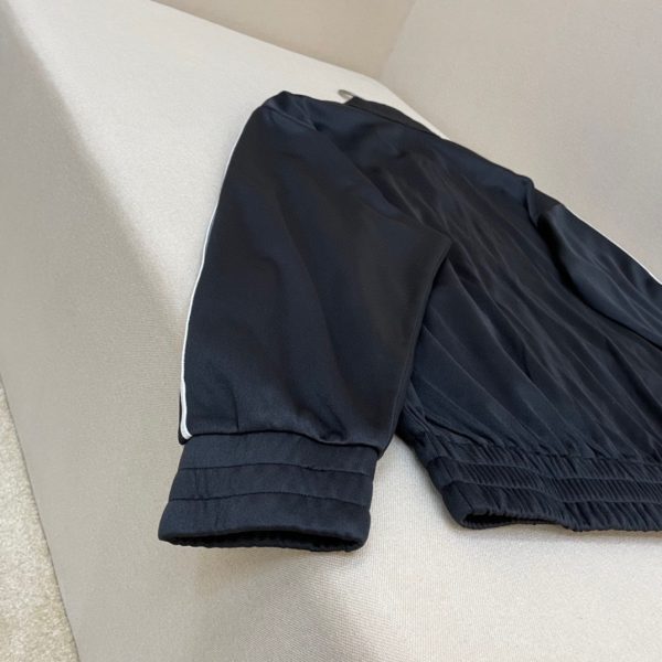 Jacket-quality unit ✨CEL23 spring and summer new classic sports jacket? 100% replica of the original diamond-patterned, dyed, and dyed fabric. Signature embroidered CELINE small letters on the chest - Image 9