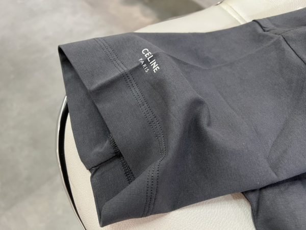 Celine2023ss new color-changing short-sleeved Arc de Triomphe really enters with eyes closed! Casual, fashionable and versatile, the Arc de Triomphe logo on the front of the clothes is treated with a special temperature-changing process - Image 4
