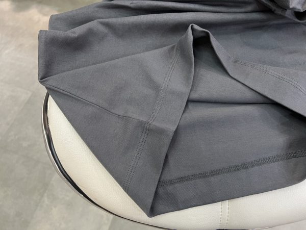 Celine2023ss new color-changing short-sleeved Arc de Triomphe really enters with eyes closed! Casual, fashionable and versatile, the Arc de Triomphe logo on the front of the clothes is treated with a special temperature-changing process - Image 6