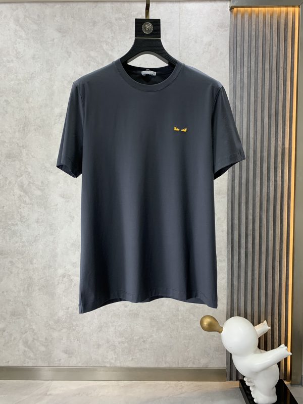 Fendi 2023 spring new fashion ? round neck short-sleeved T-shirt made of high-grade jade silk fabric ? exquisite neckline unique and cool classic chest
