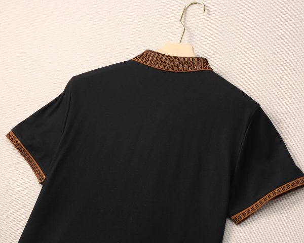 Fendi/23 spring and summer fashion short-sleeved mercerized pearl cotton polo shirt! Version: High-end fashion aesthetic design combined with three-dimensional cutting version makes wearing more comfortable and ornamental - Image 5