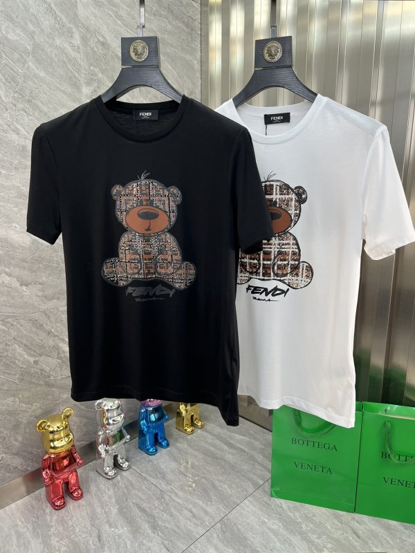 Fendi/ three standard complete spring and summer new products mercerized cotton foam short-sleeved T-shirts are available at counters at the same time. Good products do not need too much introduction. See details