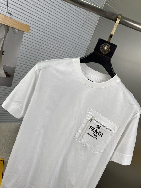 Fendi 2023 new short-sleeved T-shirt, stylish and stylish, simple and versatile. The version is crisp, classic Fanjia logo, new technology matching, comfortable to wear - Image 7
