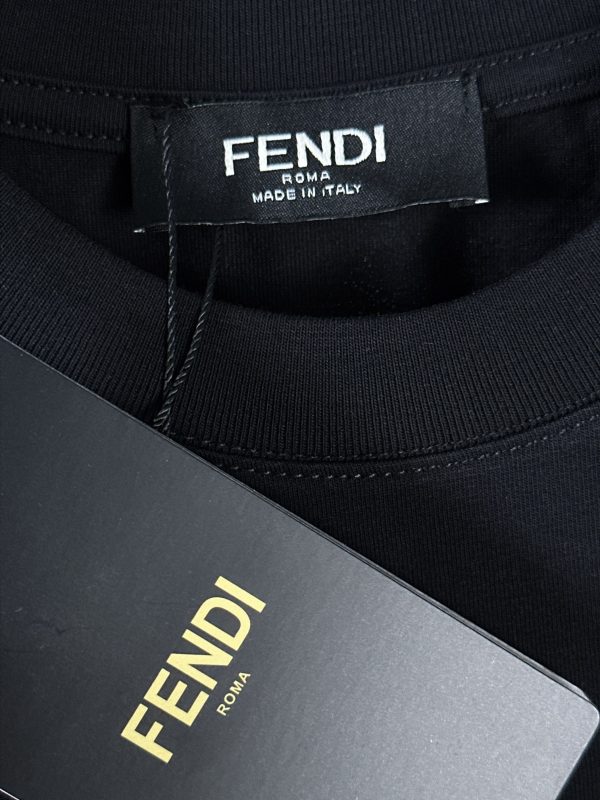 Fendi23SS latest and top version embroidered letters green and red webbing trendy brand all-match short sleeves, the top quality counter - Image 5