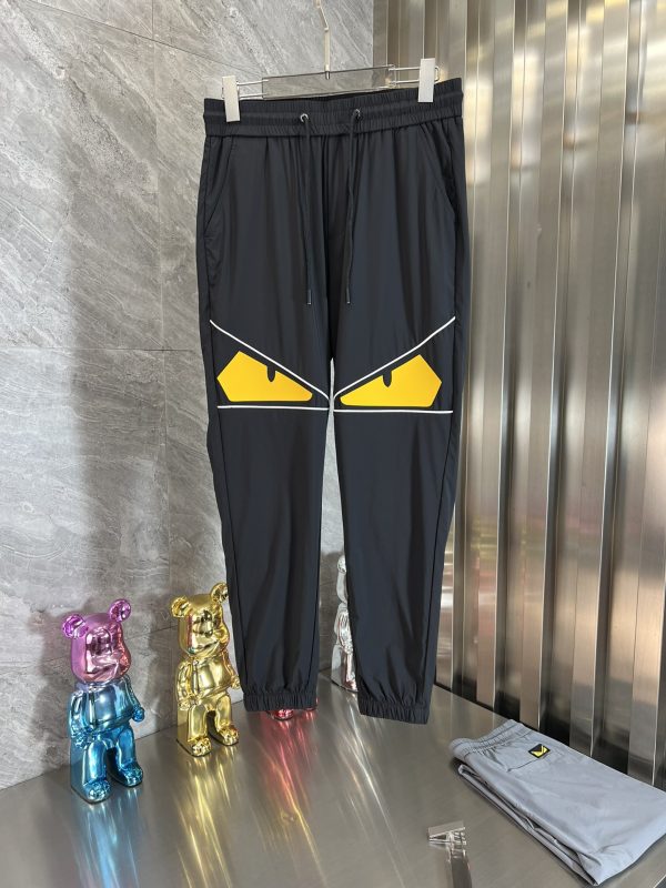 Fendi/ Spring/Summer New Products Three Standards Complete Casual Pants Good products don’t need too much introduction See details Counter size: M-3XL