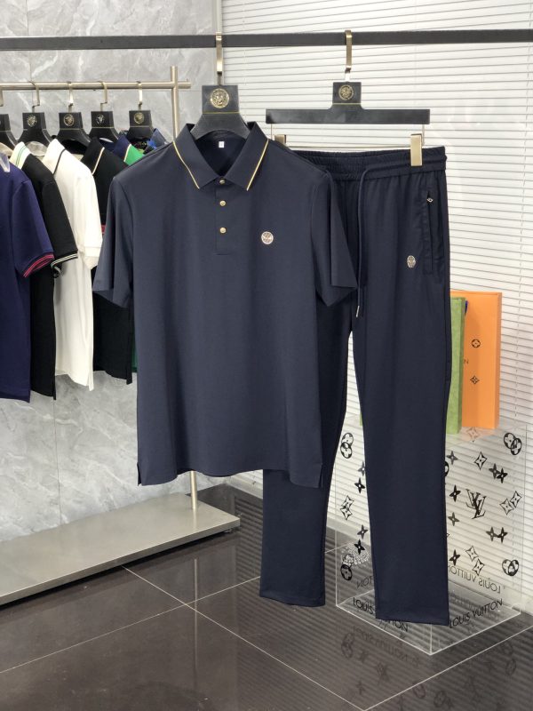 FENDI 2023 spring and summer new suit The latest lapel polo shirt suit at the counter, a classic versatile and business casual one, looks good alone