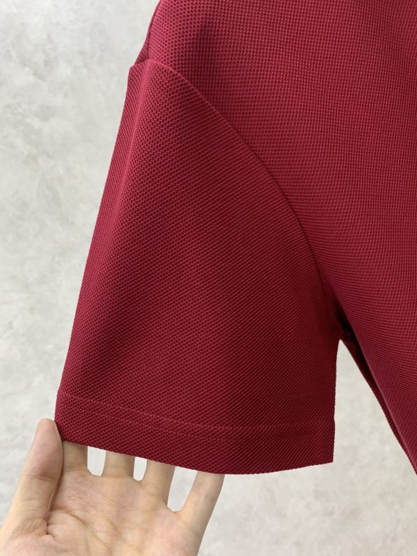 Fendi's 2023 Spring/Summer Official Website Synchronous Popular Style Continues Short-sleeved Style Continues to be Hot! Show your talents - Image 4