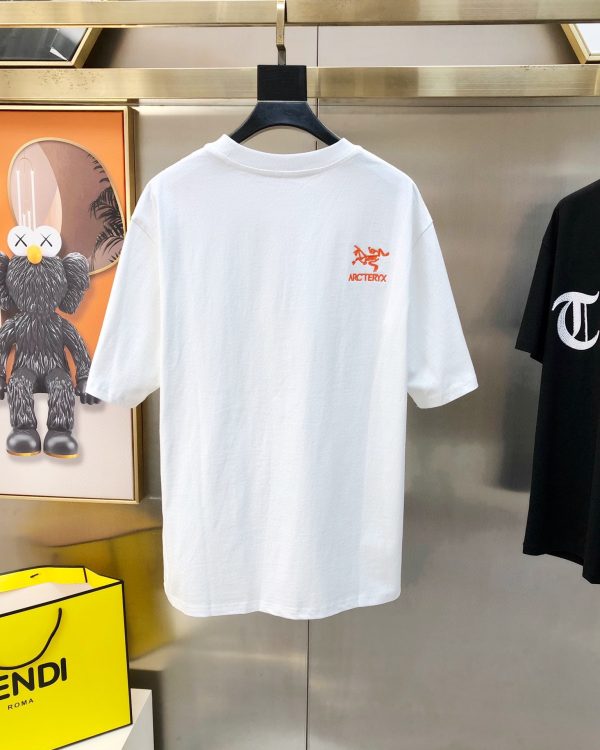Arc'teryx co-branded JIL SANDER 2023 spring and summer new original single men's round neck short-sleeved T-shirts are sold at counters simultaneously ✨✨High-end quality high version OS version wide version - Image 9