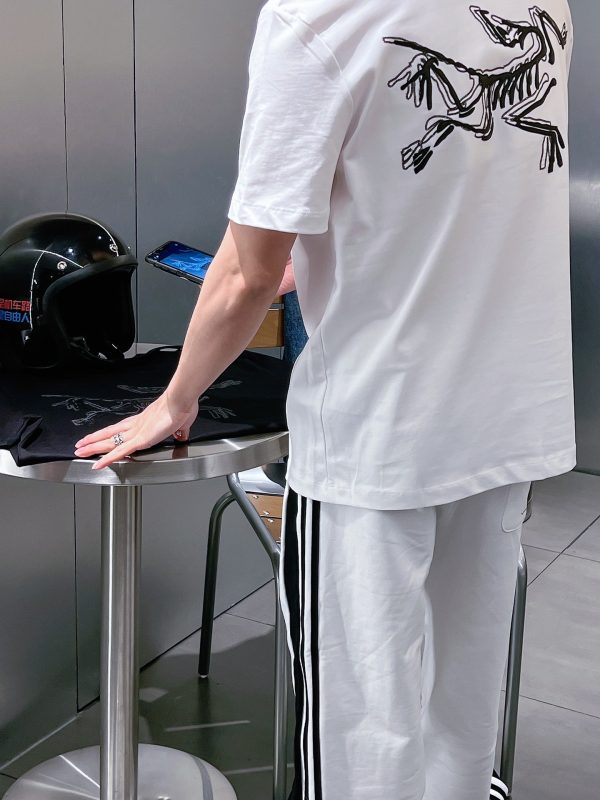 2023 spring and summer new products. Jilsander's Arc'teryx joint model, this joint series fully meets the expectations of fans, allowing consumers to discover that Arc'teryx, a brand that achieves the ultimate in alpine outdoor technology, can also achieve the ultimate in fashion sense of T-shirts - Image 11