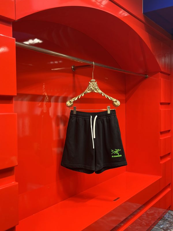 JIL SANDER and Arc'teryx co-branded 2023AW new product launch ?The new shorts are available at the counter simultaneously, 100% imported high-woven cotton fabric, restore the high-end quality of the counter, comfortable, sweat-absorbing and breathable The original version has the same line, simple, fashionable and versatile - Image 19