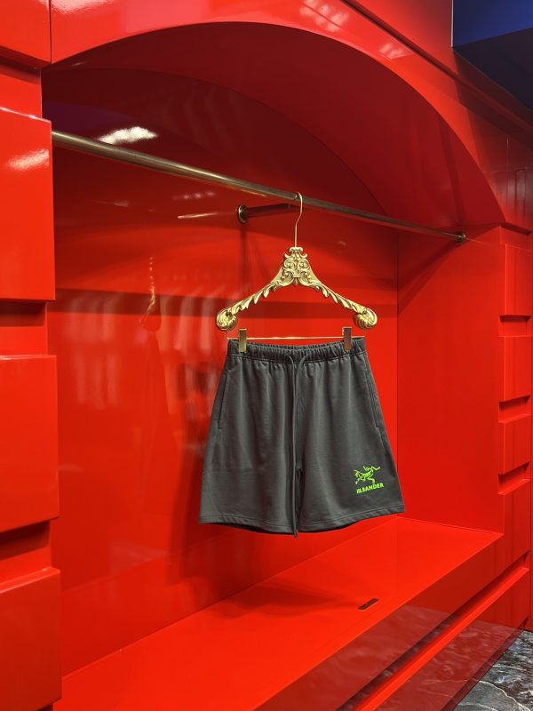 JIL SANDER and Arc'teryx co-branded 2023AW new product launch ?The new shorts are available at the counter simultaneously, 100% imported high-woven cotton fabric, restore the high-end quality of the counter, comfortable, sweat-absorbing and breathable The original version has the same line, simple, fashionable and versatile - Image 13