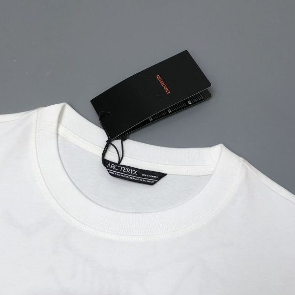 Jil Sander x Arcteryx joint limited-edition T-shirt, made of cotton 32-count double-ply yarn, logo letter on the front chest, joint logo on the back panel, loose fit. Size: M-XXL - Image 14