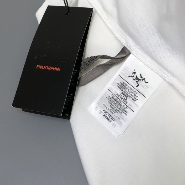 Jil Sander x Arcteryx joint limited-edition T-shirt, made of cotton 32-count double-ply yarn, logo letter on the front chest, joint logo on the back panel, loose fit. Size: M-XXL - Image 10