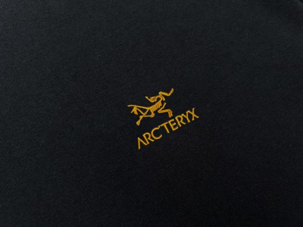 Arctertx/ Archeopteryx x JIL SANDER joint cooperation flocking foam printing gold thread embroidery casual short sleeves - Image 4