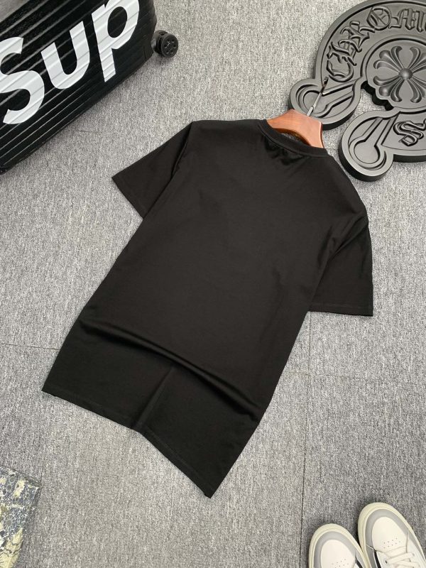 YSL Saint Laurent men's 2023 spring and summer new short-sleeved T-shirts, the summer office is elegant, tall and fashionable, and the first choice is a round neck short-sleeved - Image 4