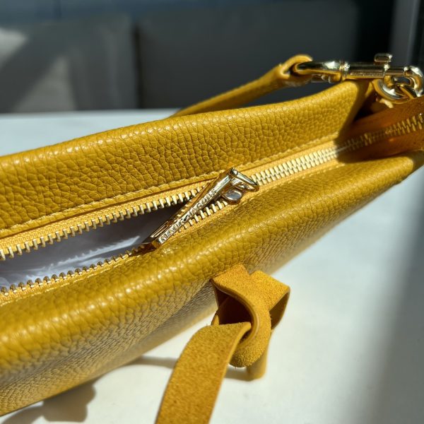 Marc Jacobs New Pure Original Half-Circle Messenger Bag Leather Shoulder Strap Adjustable Dust Bag Yellow - Image 8