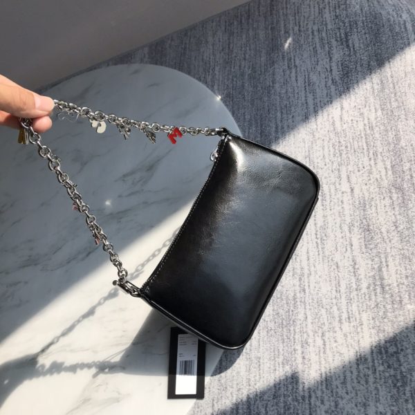 Marc Jacobs Devon Charm Purse Letter Chain Armpit Bag Shoulder! The Shoulder Strap Can Be Detached To Make A Necklace Black - Image 4