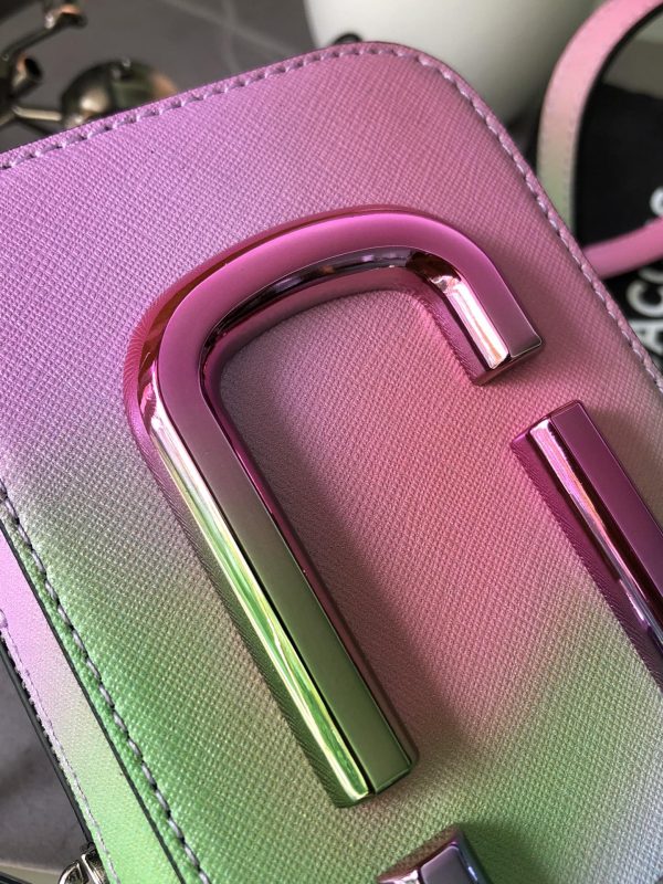 THE Marc Jacobs Vertical Phone Bag Saffiano Leather iridescent Model M0016803—301 - Image 5