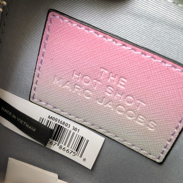 THE Marc Jacobs Vertical Phone Bag Saffiano Leather iridescent Model M0016803—301 - Image 9