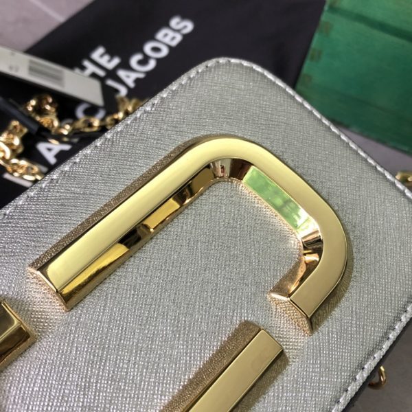 THE Marc Jacobs Vertical Phone Bag Saffiano Leather White Model M0016765—098 - Image 5