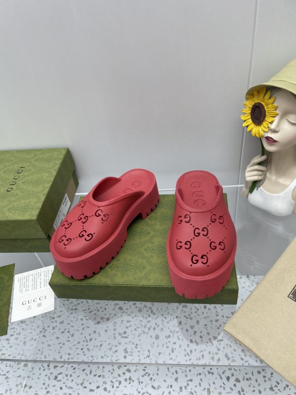 Gucci GG Slides perforated carved shoes red - Image 3