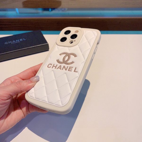 Chanel mobile phone case flower camera hole glitter logo all-inclusive mobile phone case feels comfortable - Image 4