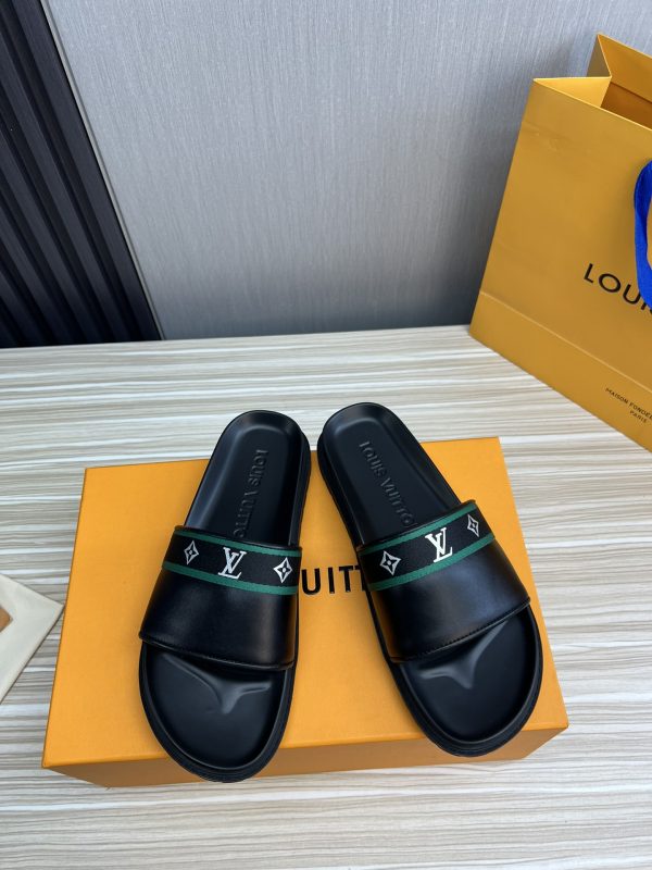 Louis Vuitton LV Men’s Slippers C
