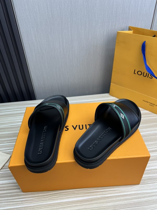 Louis Vuitton LV Men’s Slippers C - Image 4