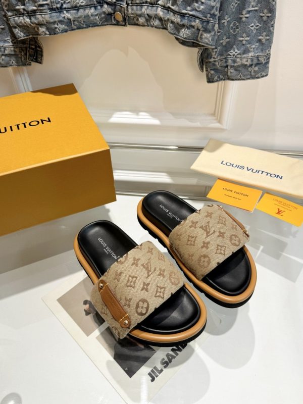 Louis Vuitton LV Couple Slippers A - Image 5