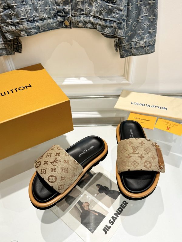 Louis Vuitton LV Couple Slippers A - Image 6